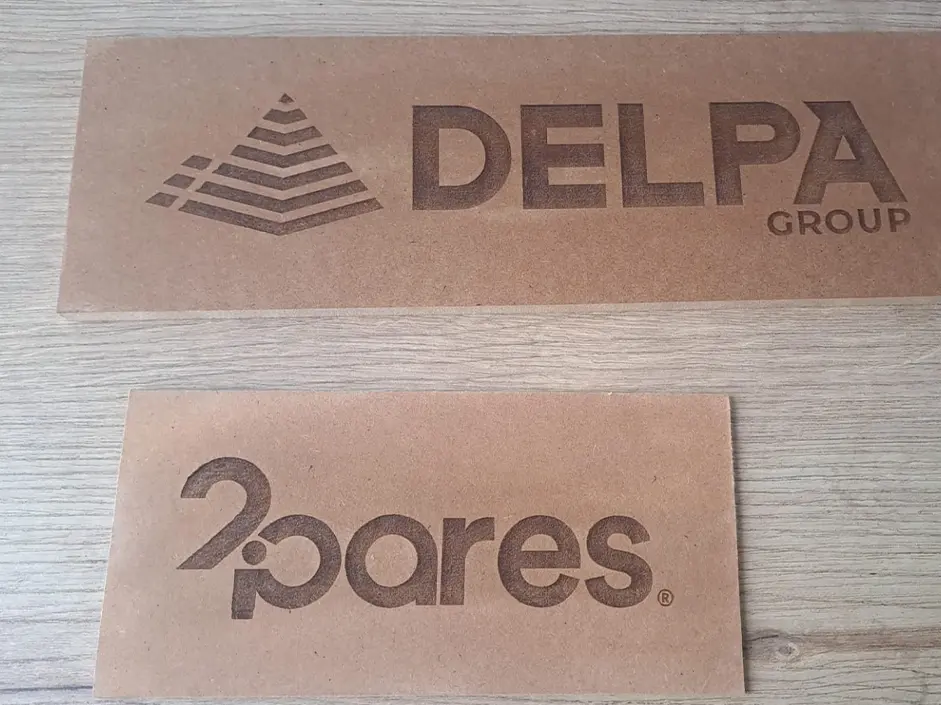 Placas o señalización